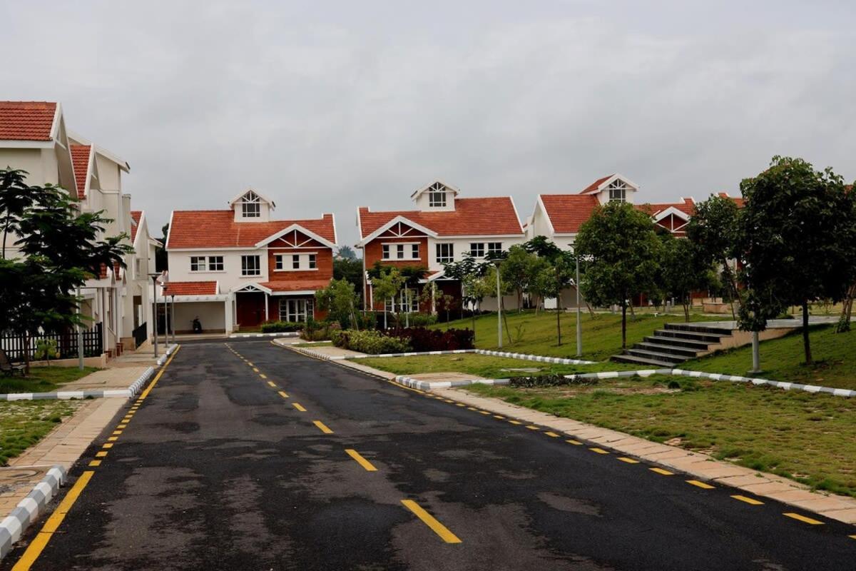 Welcome To Serenity-Luxury Villa At Prestige Augusta Golf Village Bangalore Exteriör bild